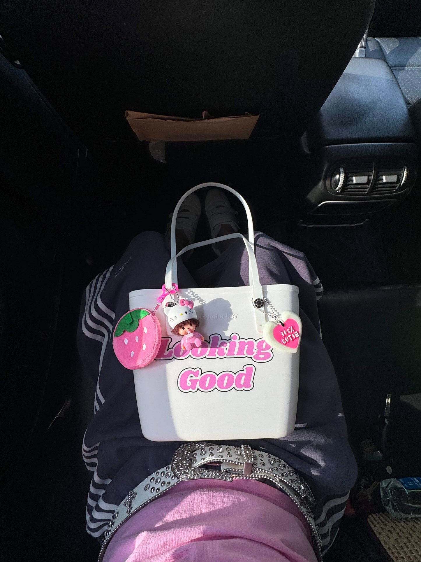 Looking Good Slogan Tote Bag With Bag Charm White