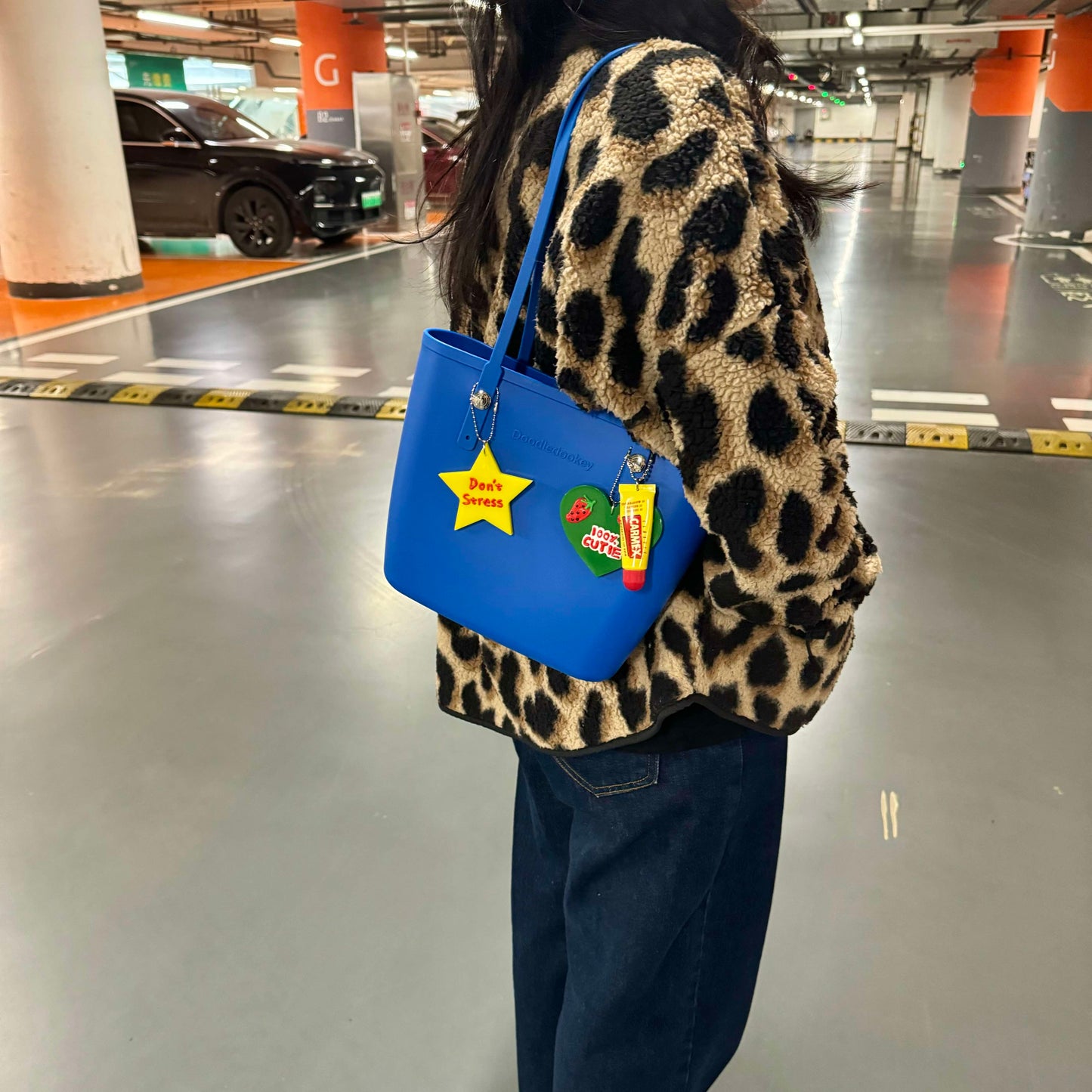 Solid Color Tote Bag With Bag Charm Blue